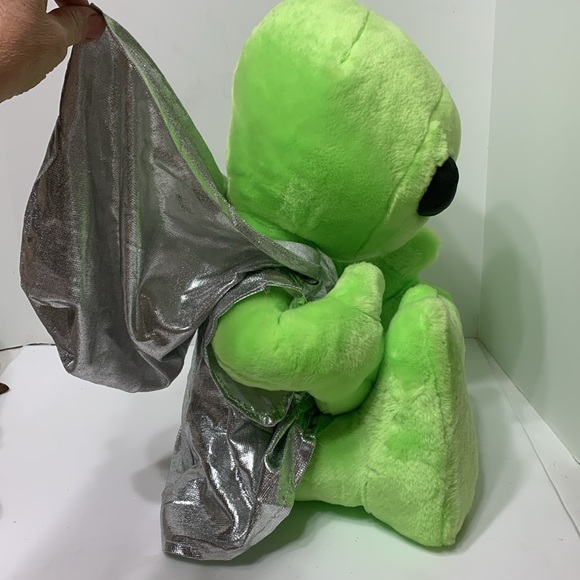 Green Alien rare Area 51 - Picture 6 of 15